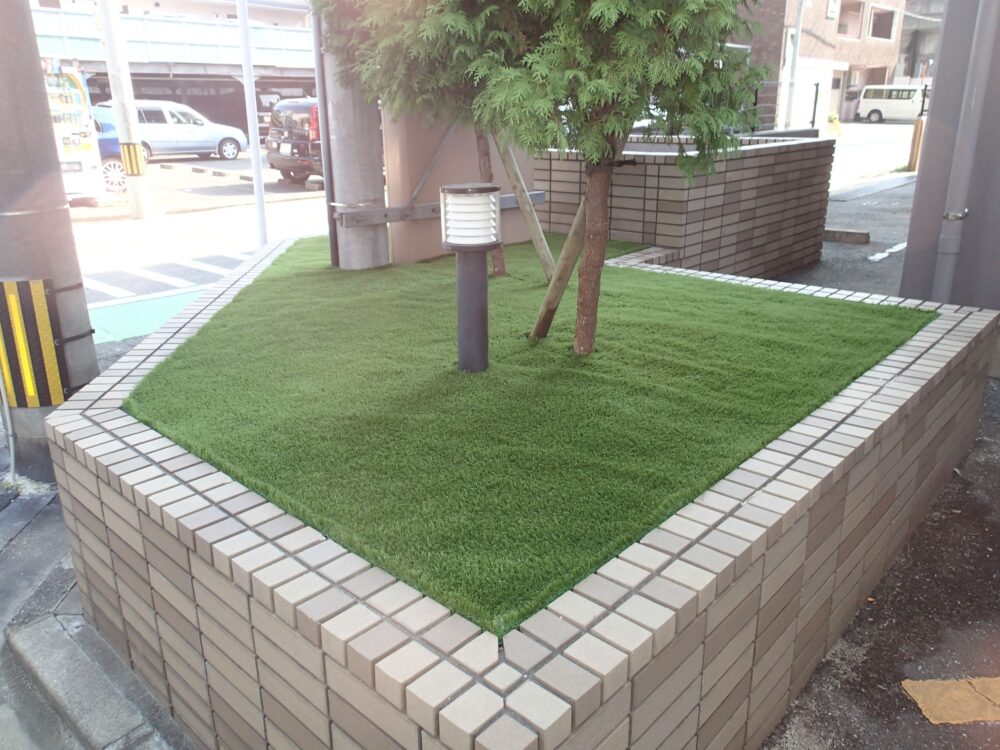 南区マンション　人工芝施工・工事